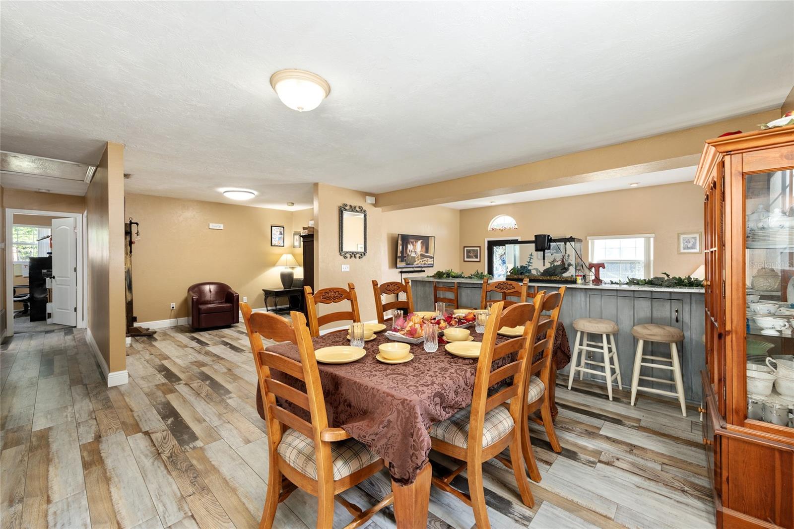 Image 14 of 48 For 5985 Gulf To Lake Highway