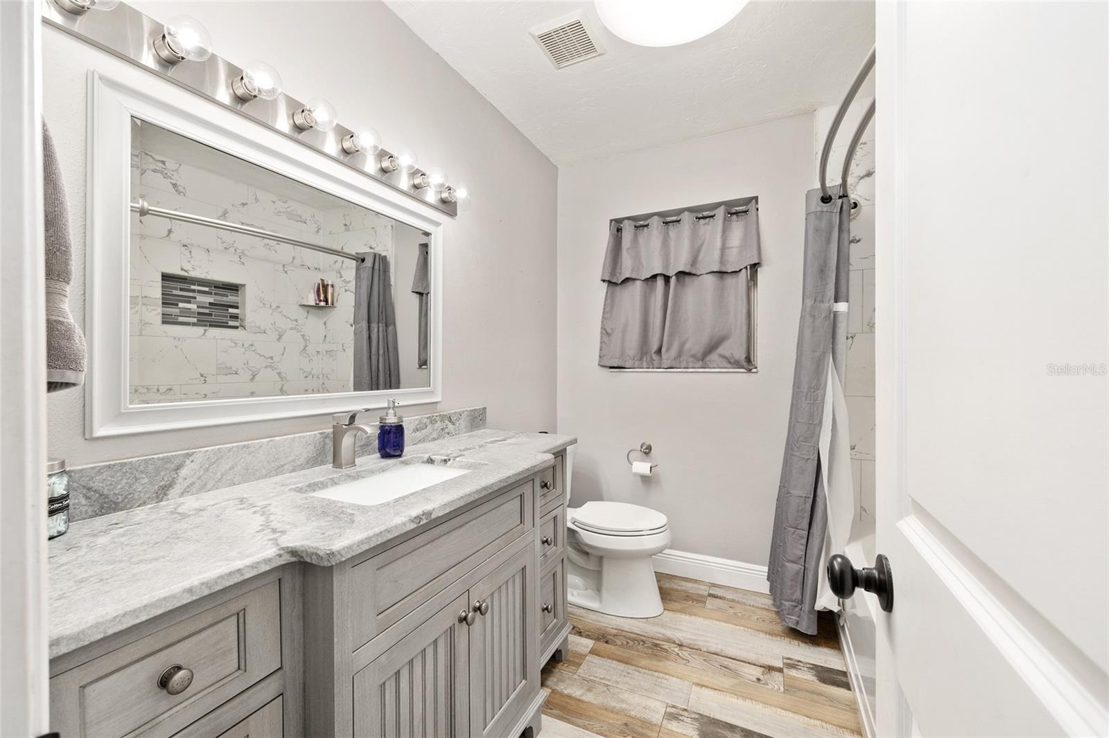 Image 21 of 48 For 5985 Gulf To Lake Highway