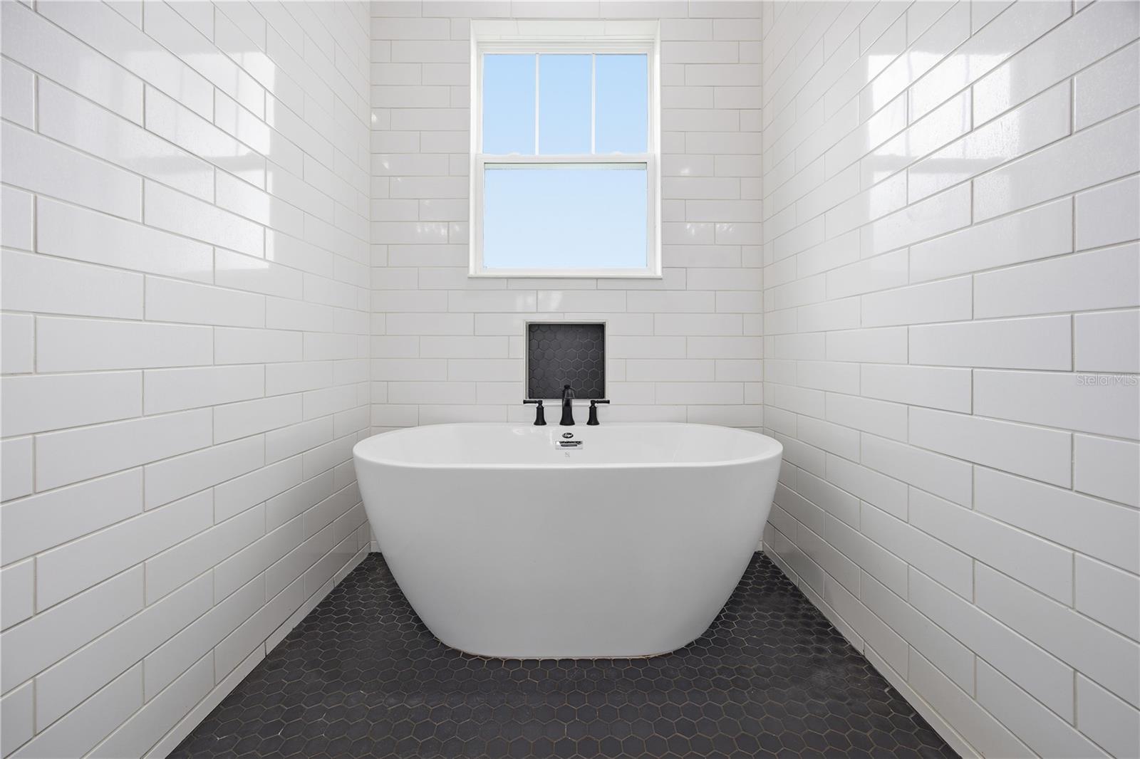 Image 27 of 41 For 5070 129th Court