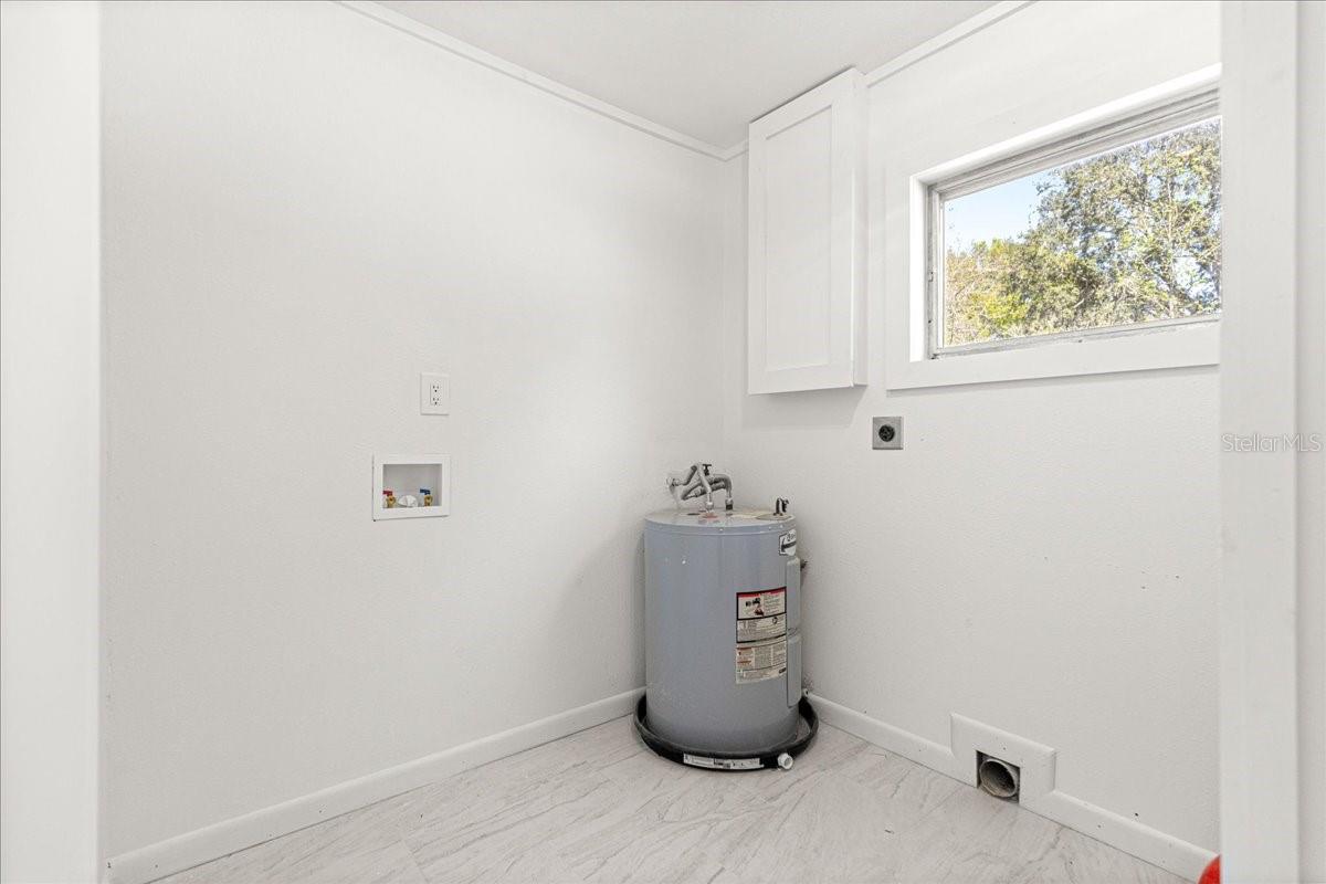 Image 28 of 55 For 2818 25th Court