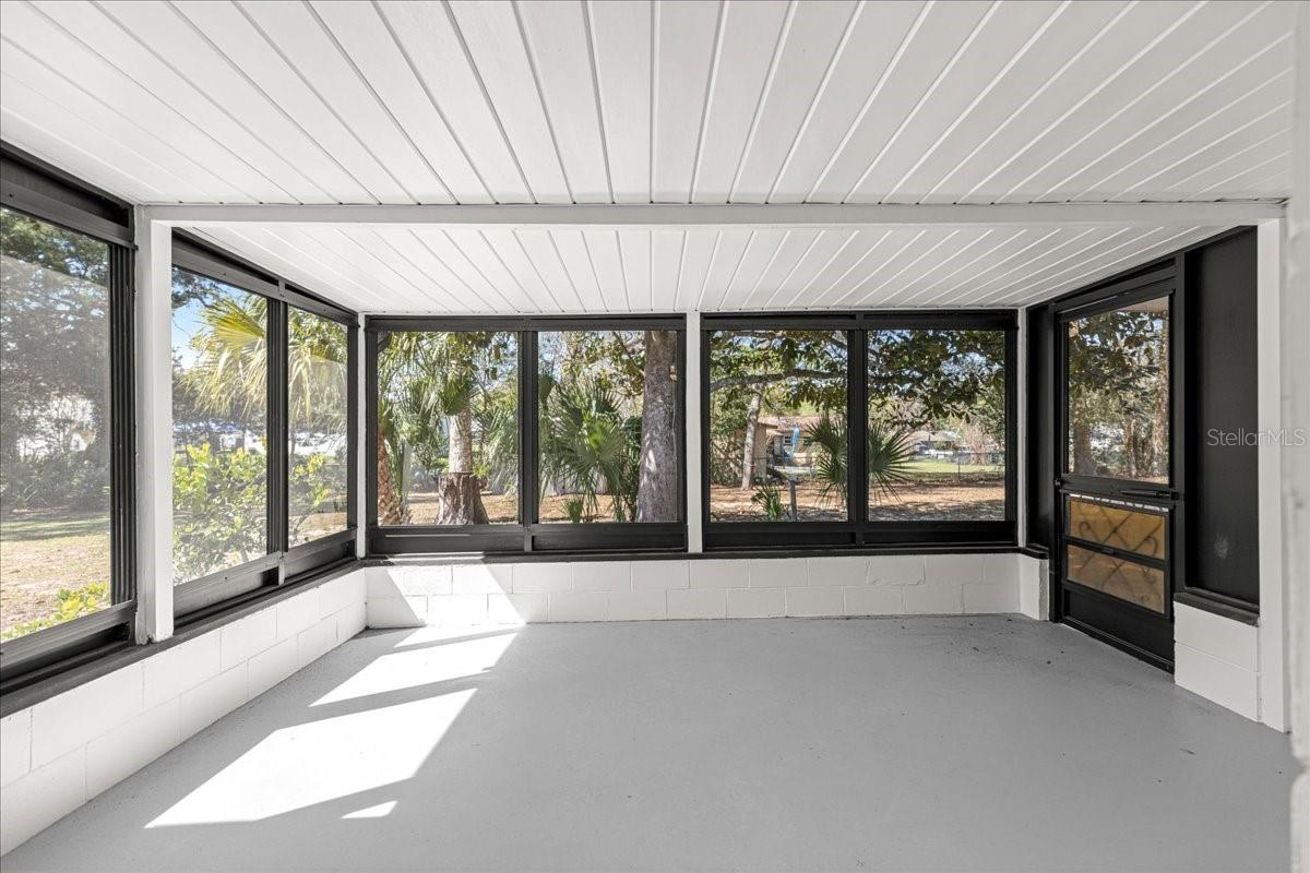 Image 30 of 55 For 2818 25th Court