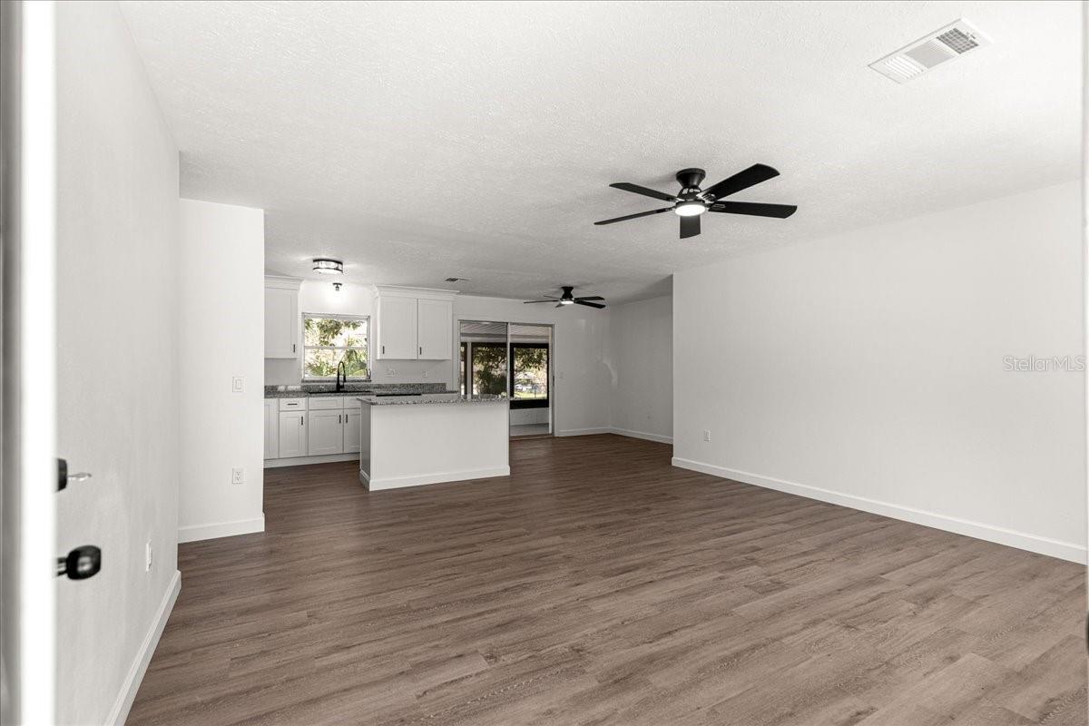 Image 5 of 55 For 2818 25th Court