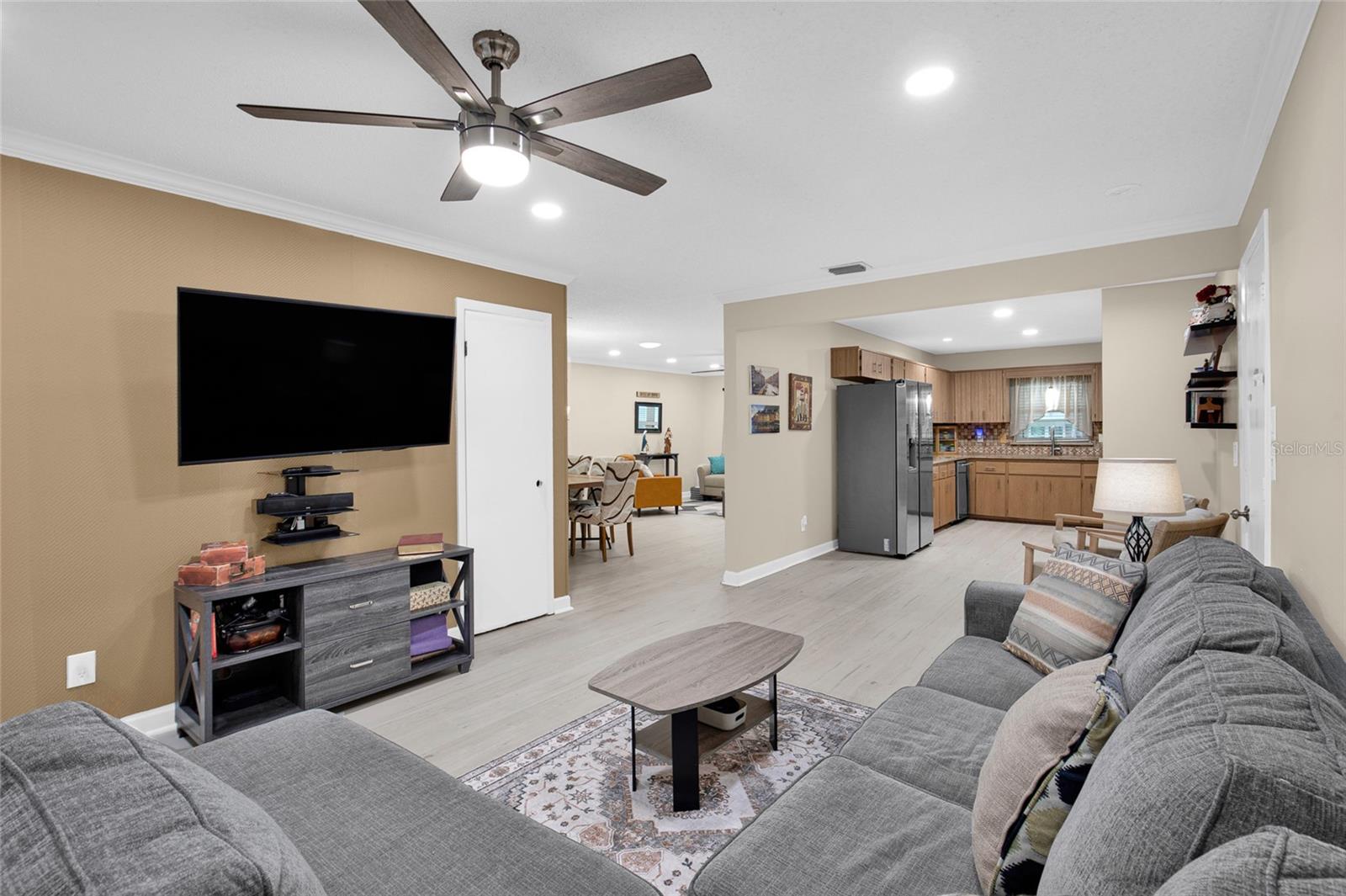 Image 8 of 17 For 8883 93rd Lane F