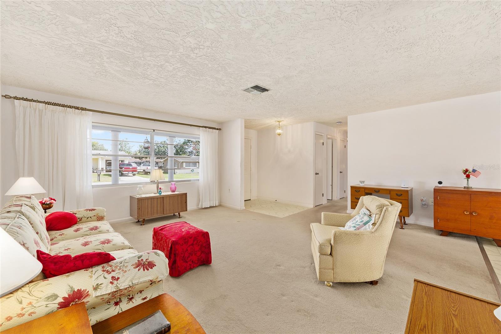 Image 10 of 40 For 216 Barbour Street