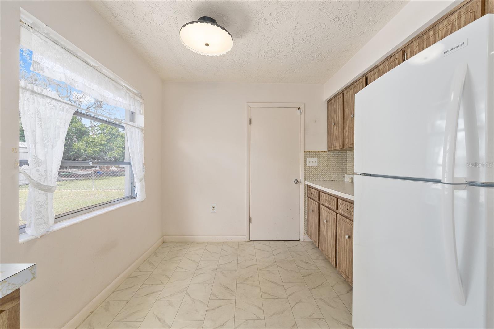 Image 19 of 40 For 216 Barbour Street