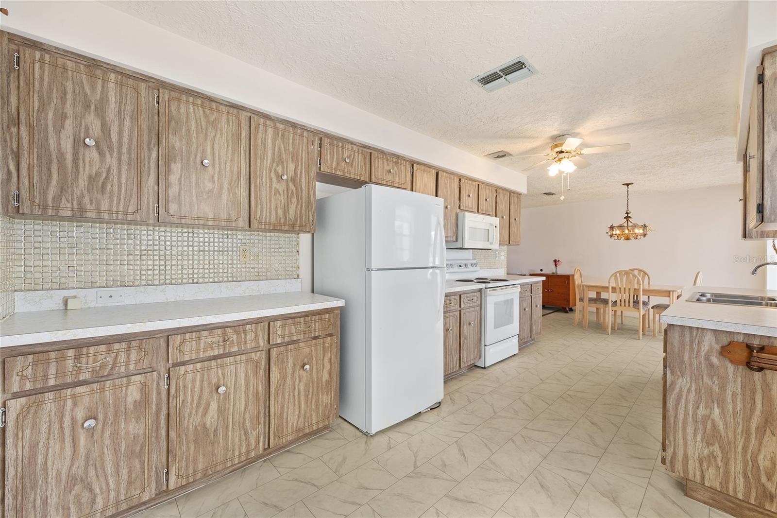 Image 20 of 40 For 216 Barbour Street