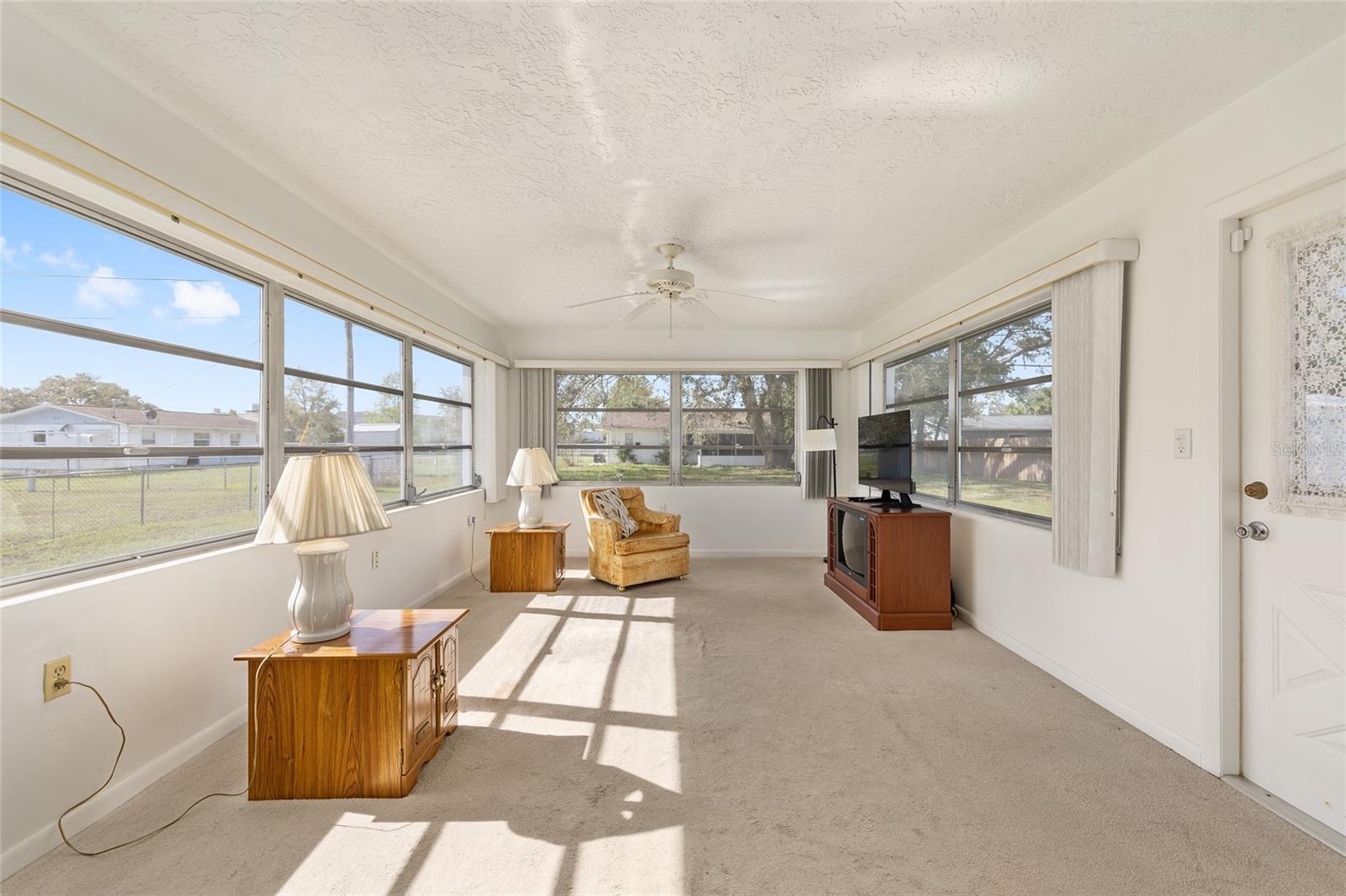 Image 21 of 40 For 216 Barbour Street