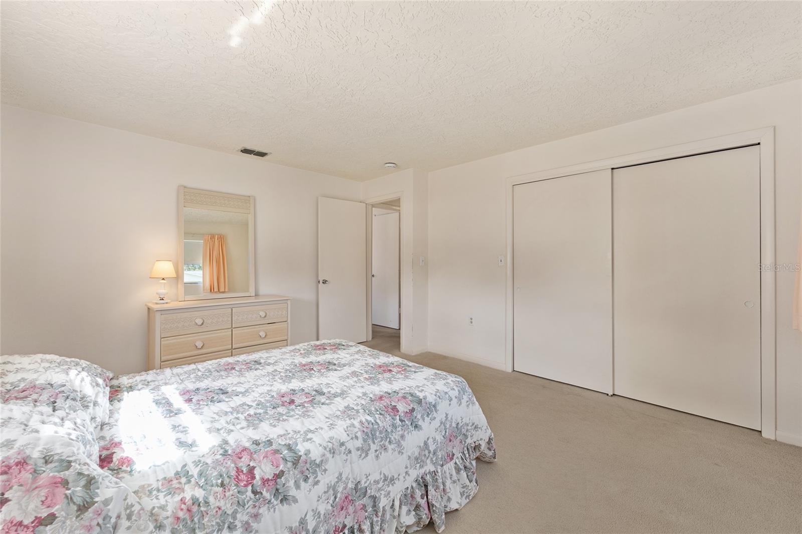 Image 31 of 40 For 216 Barbour Street