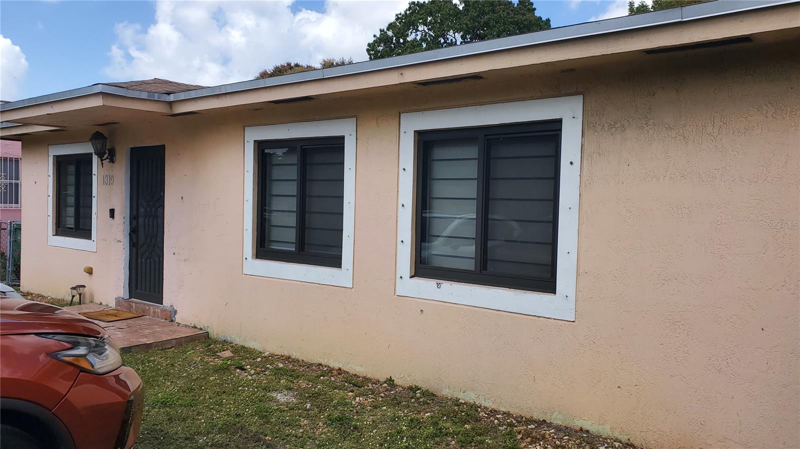 Image 2 of 28 For 1319 Jann Avenue