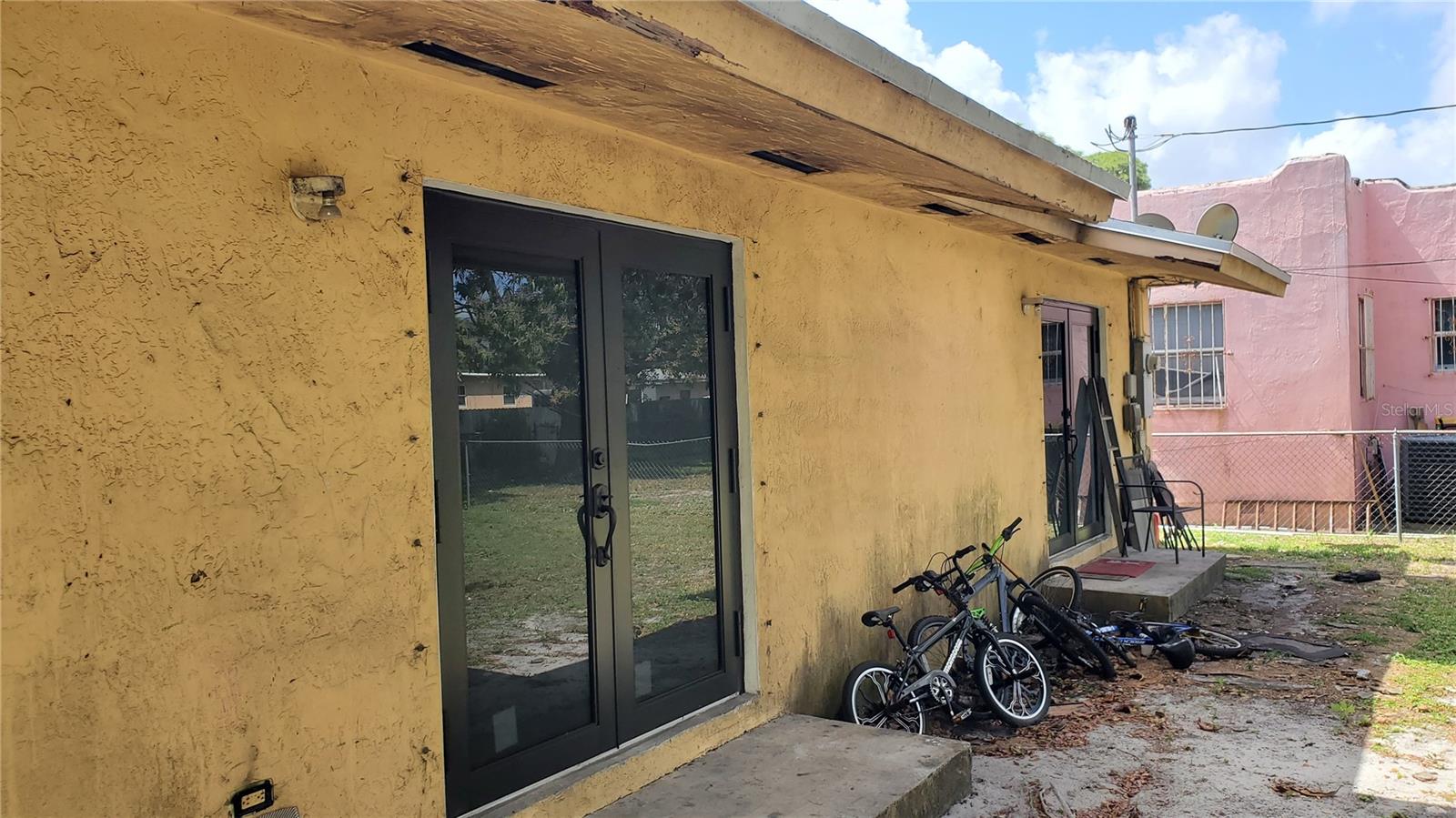 Image 4 of 28 For 1319 Jann Avenue