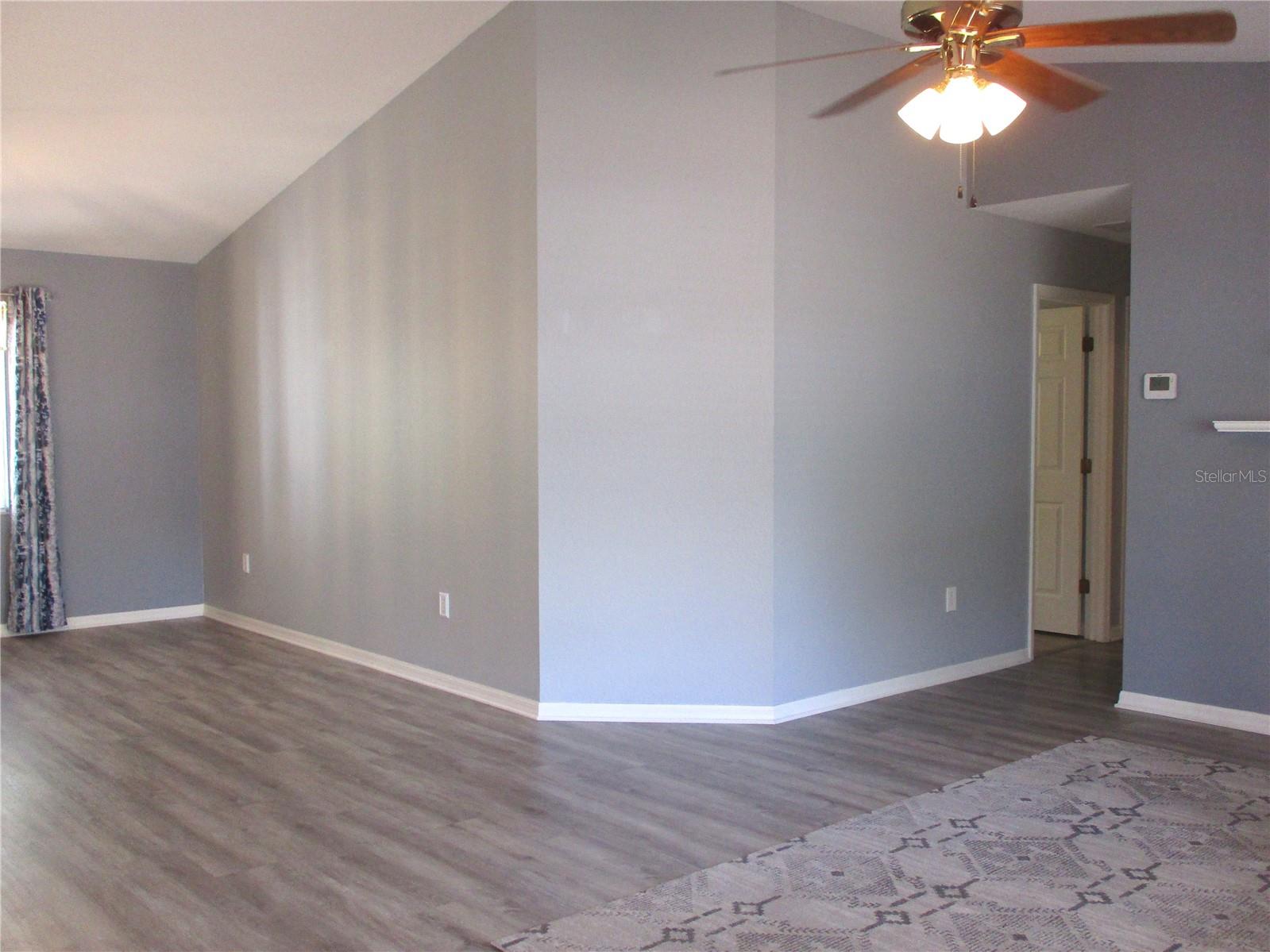 Image 18 of 77 For 14464 112th Circle