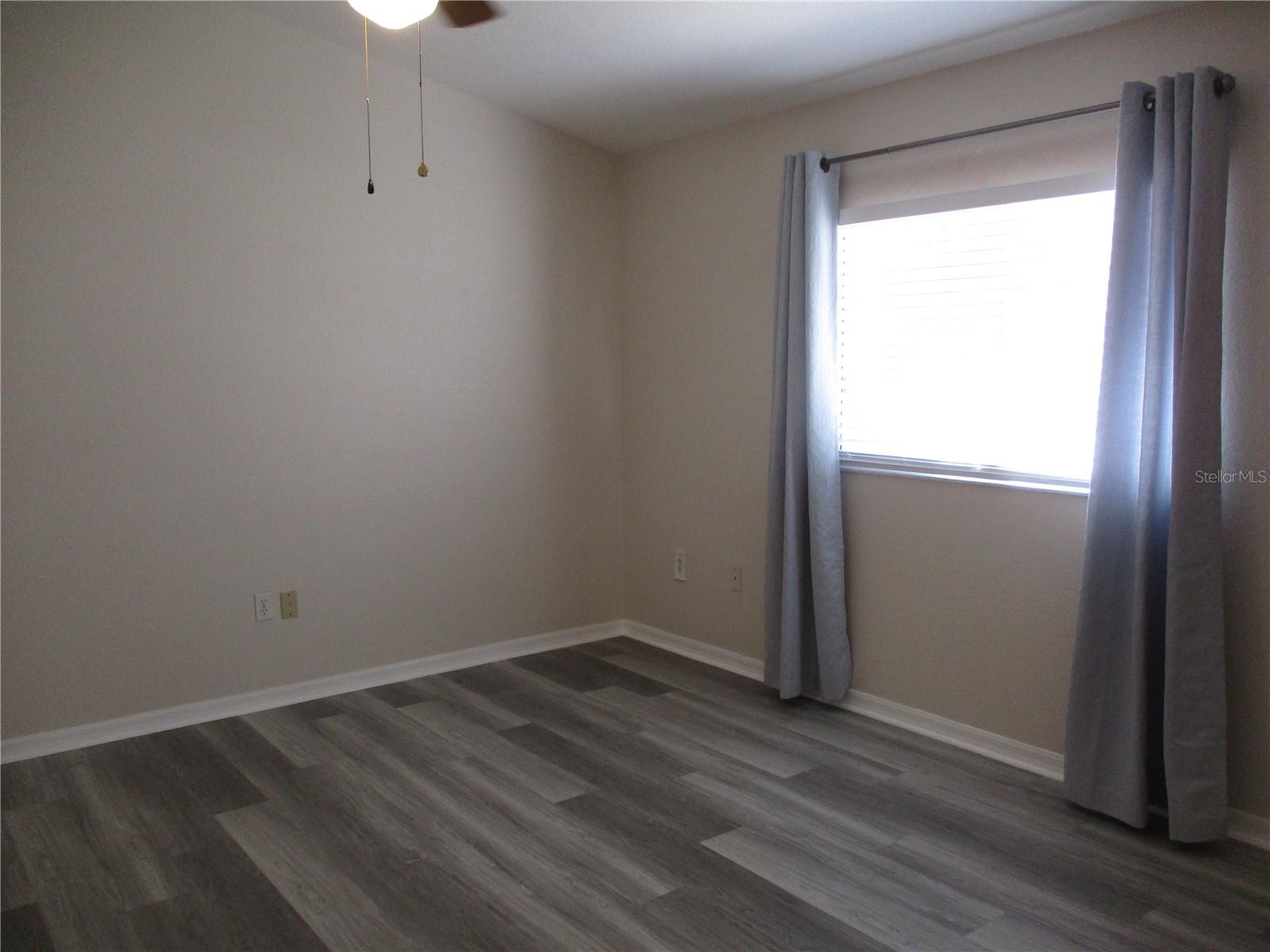 Image 26 of 77 For 14464 112th Circle