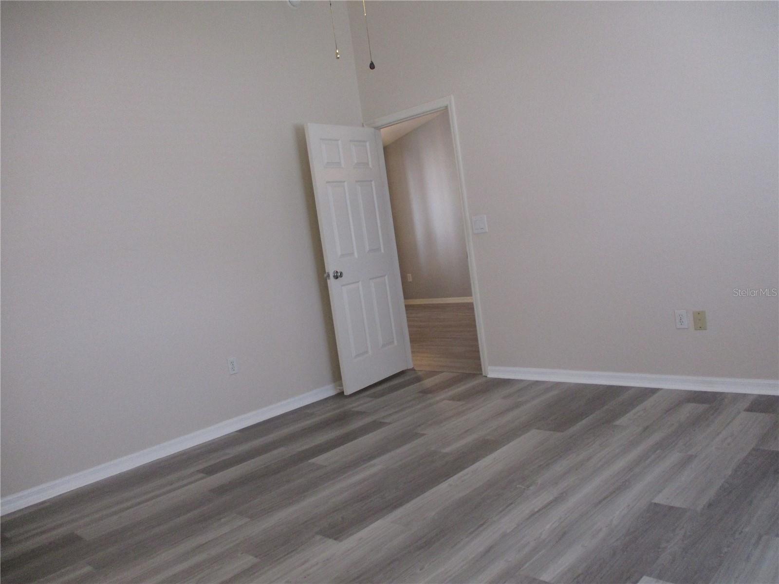 Image 27 of 77 For 14464 112th Circle