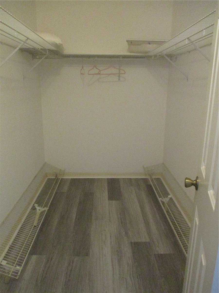 Image 28 of 77 For 14464 112th Circle