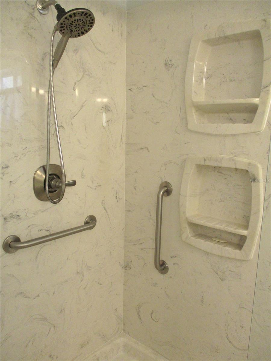 Image 32 of 77 For 14464 112th Circle