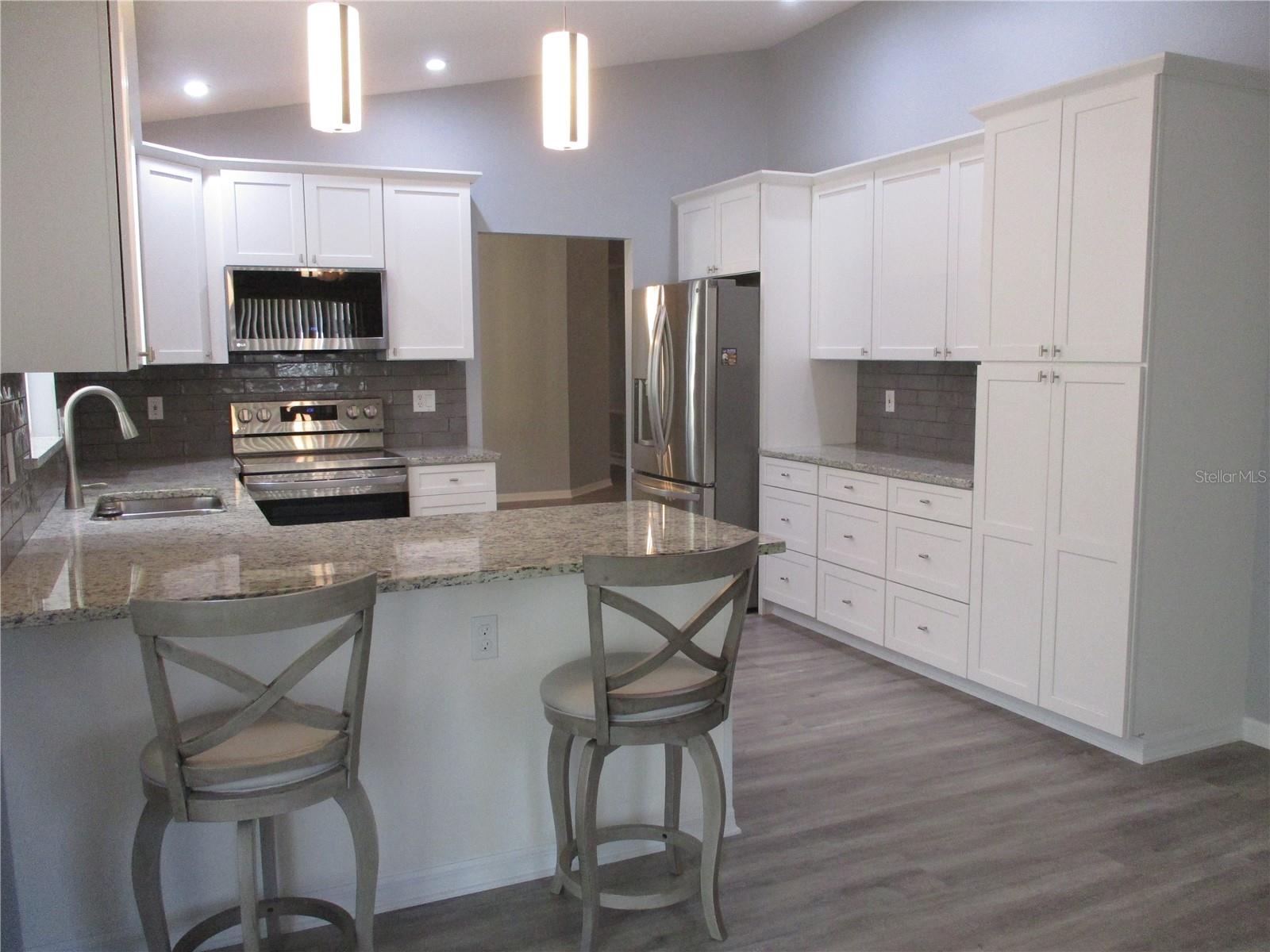 Image 4 of 77 For 14464 112th Circle