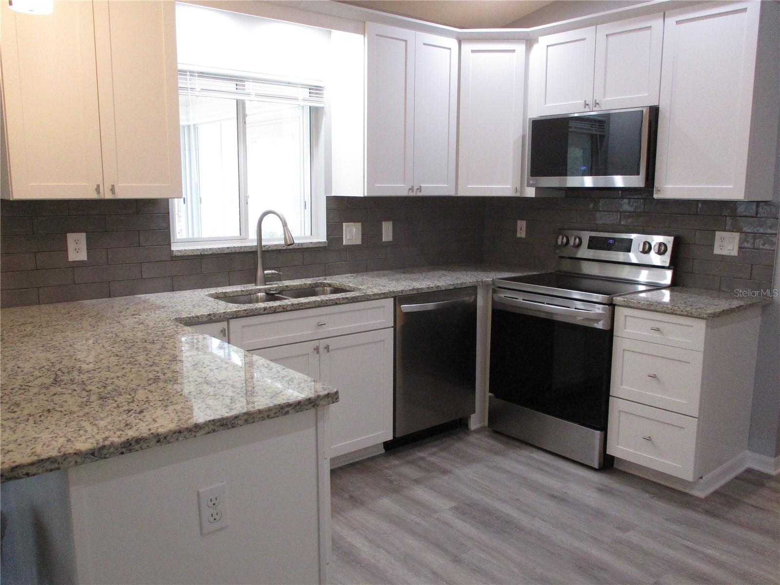 Image 9 of 77 For 14464 112th Circle