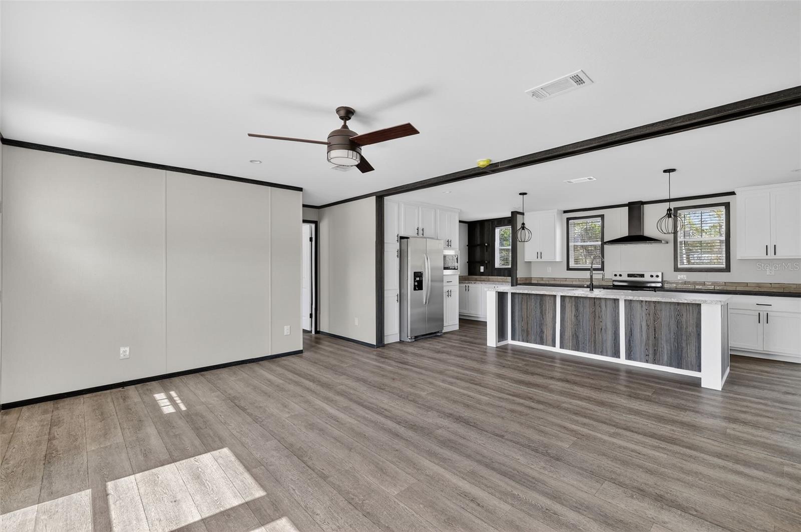 Image 16 of 37 For 16381 57th St