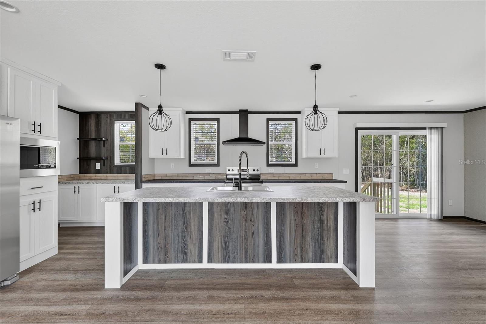 Image 18 of 37 For 16381 57th St