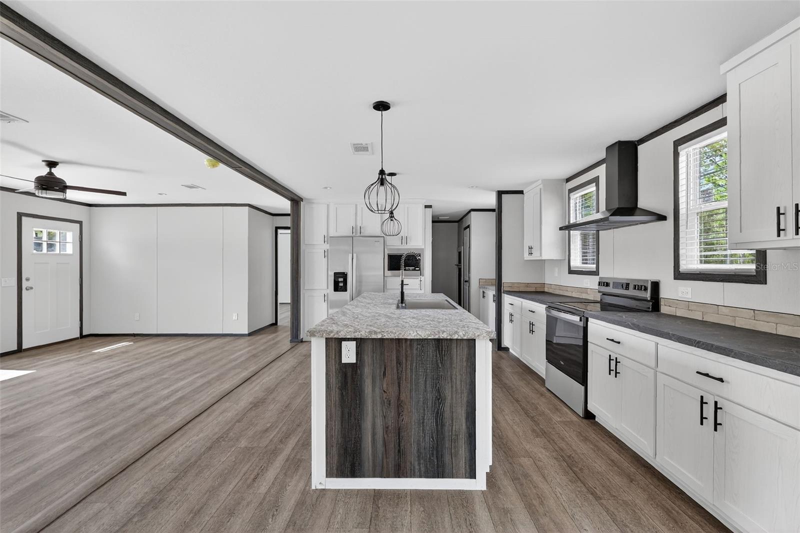 Image 19 of 37 For 16381 57th St