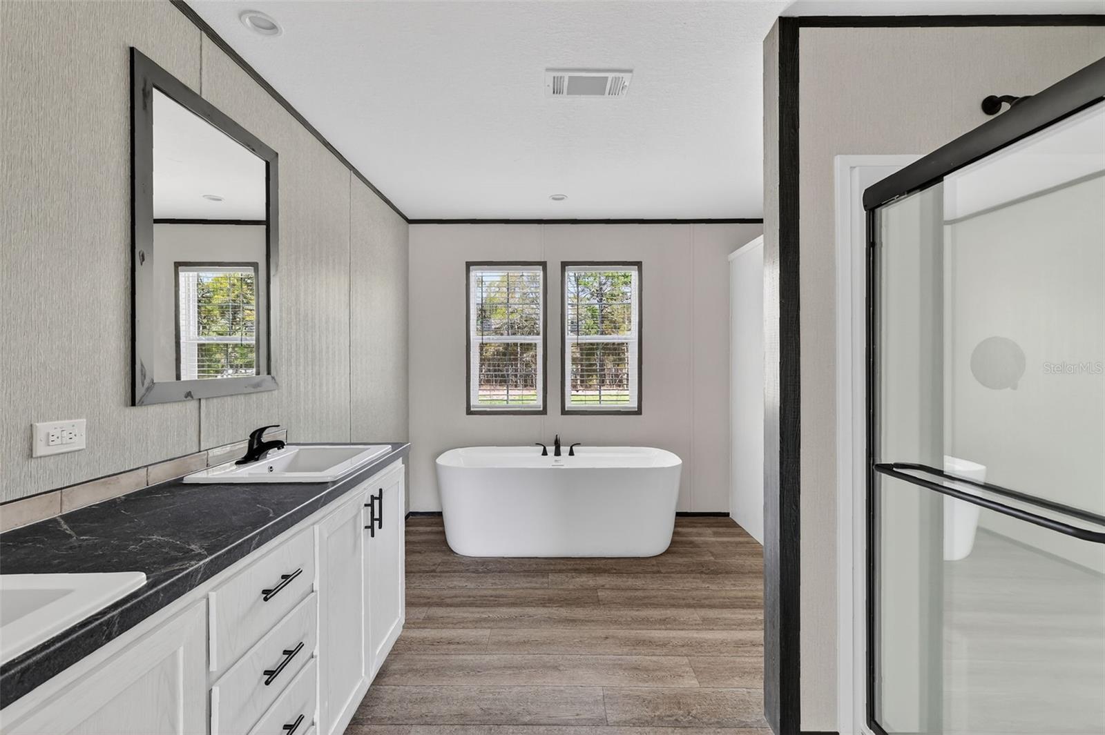 Image 27 of 37 For 16381 57th St