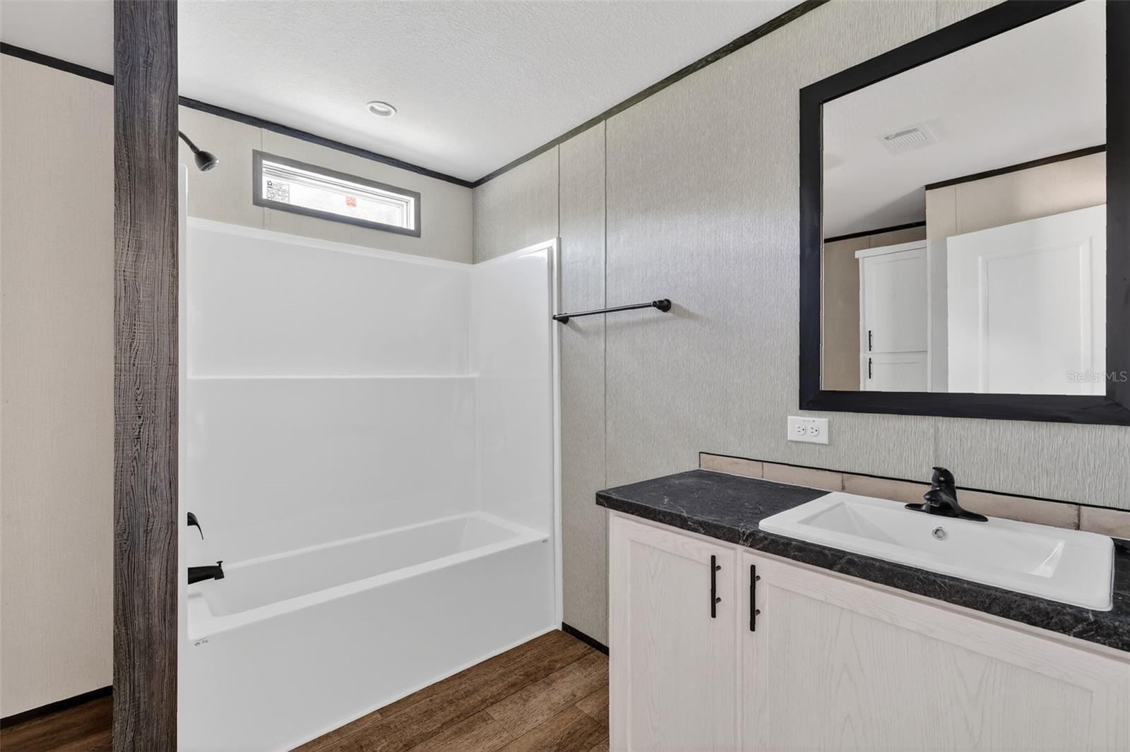 Image 33 of 37 For 16381 57th St