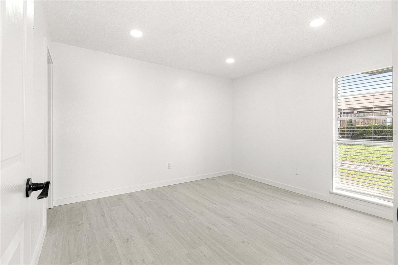 Image 12 of 20 For 5320 28th Lane