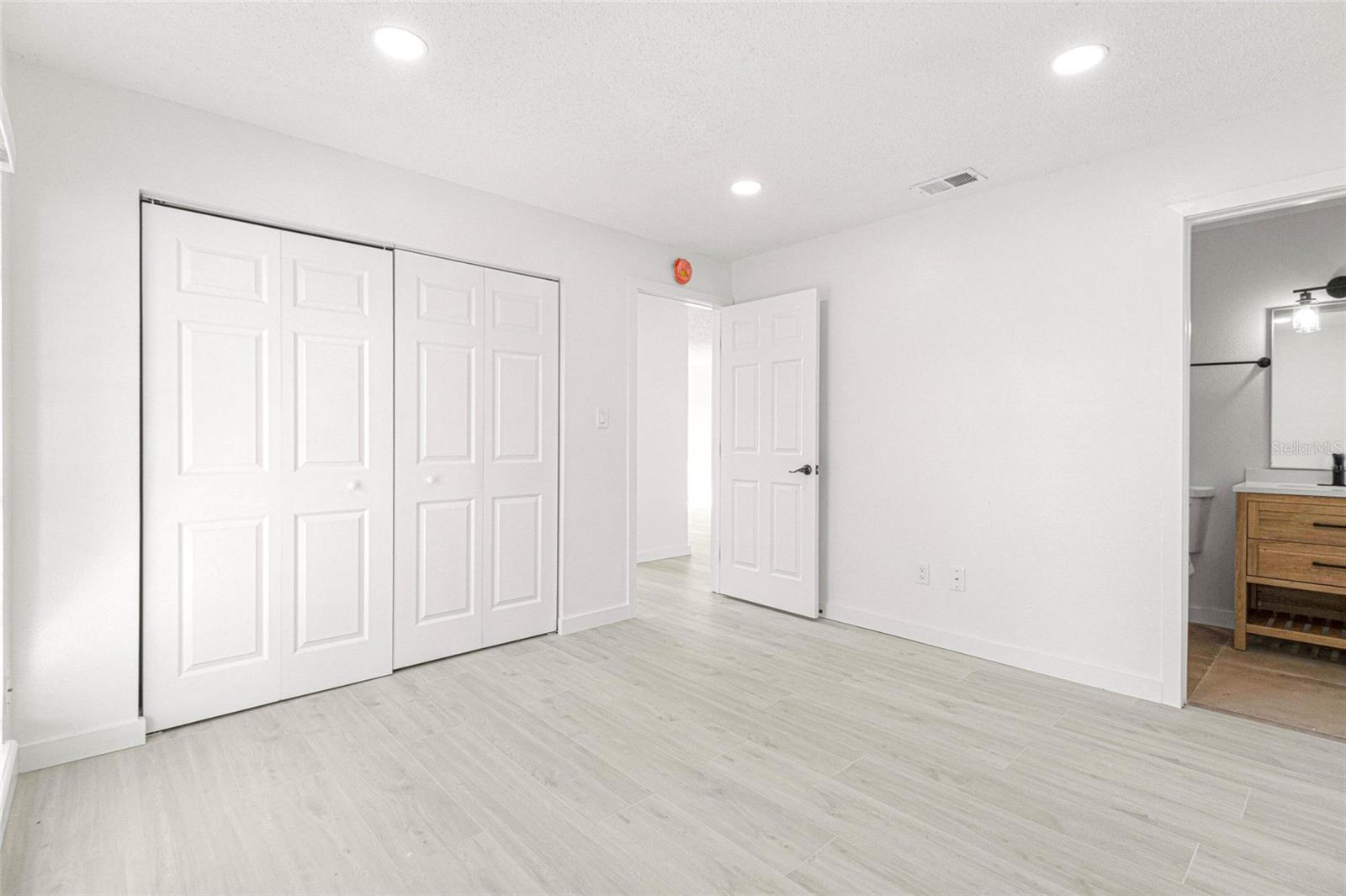 Image 13 of 20 For 5320 28th Lane