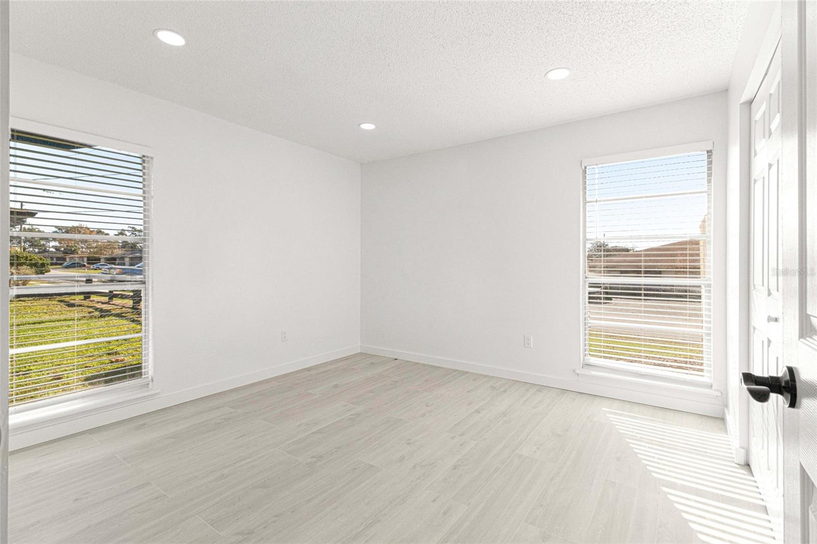 Image 18 of 20 For 5320 28th Lane