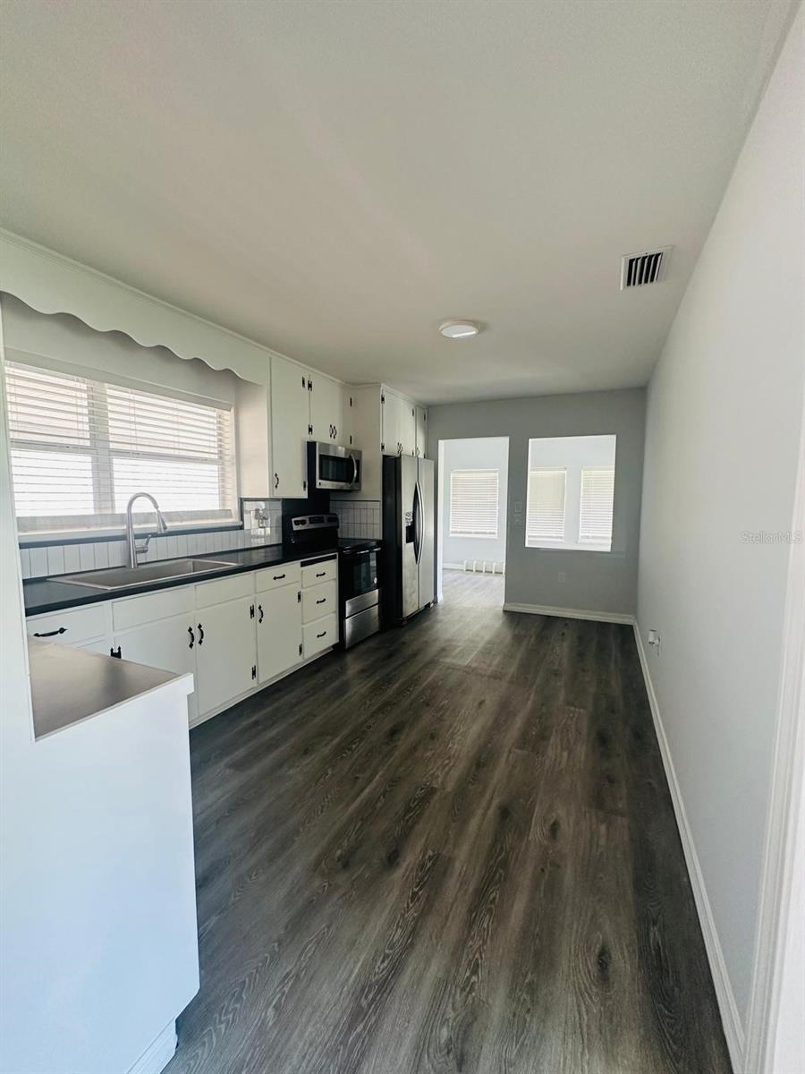 Image 7 of 17 For 408 12 Avenue