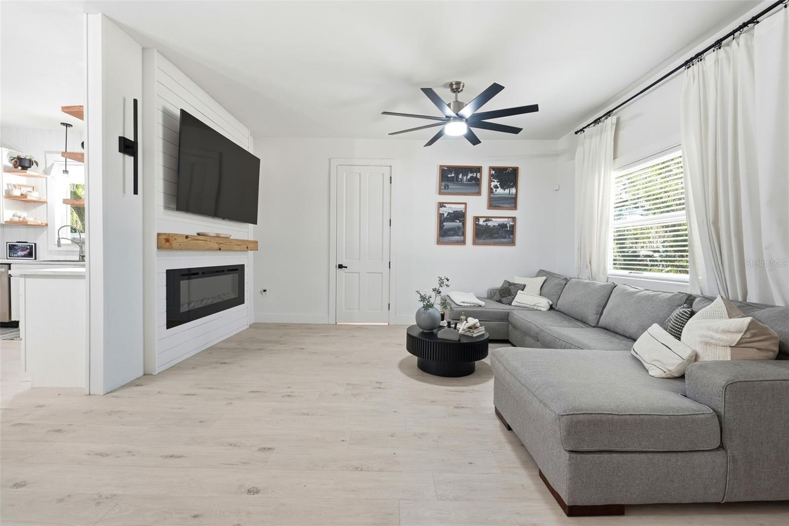 Image 13 of 38 For 36104 Emeralda Avenue