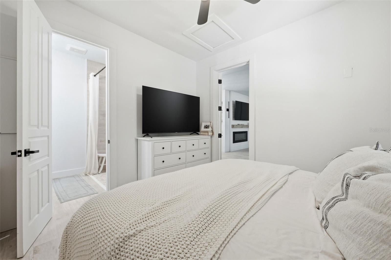 Image 19 of 38 For 36104 Emeralda Avenue