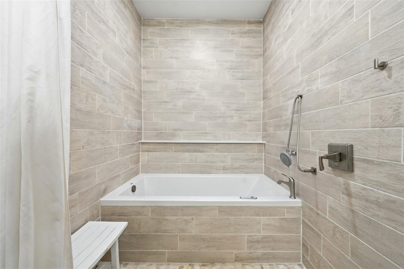 Image 21 of 38 For 36104 Emeralda Avenue