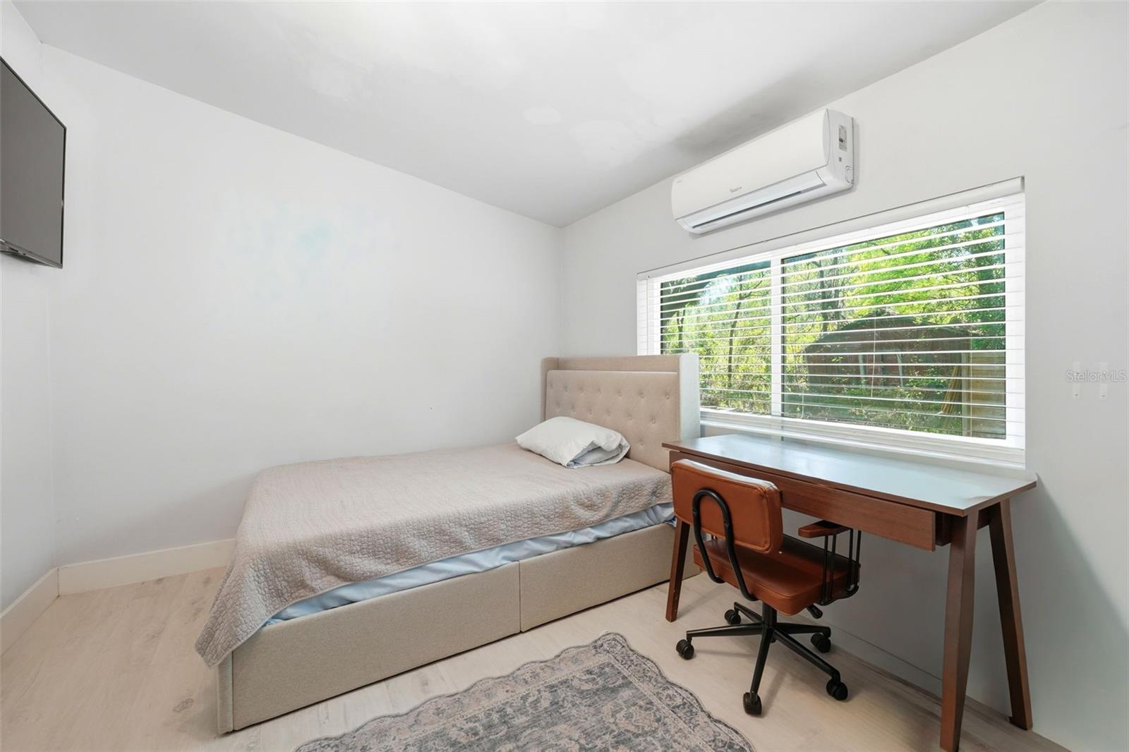 Image 29 of 38 For 36104 Emeralda Avenue