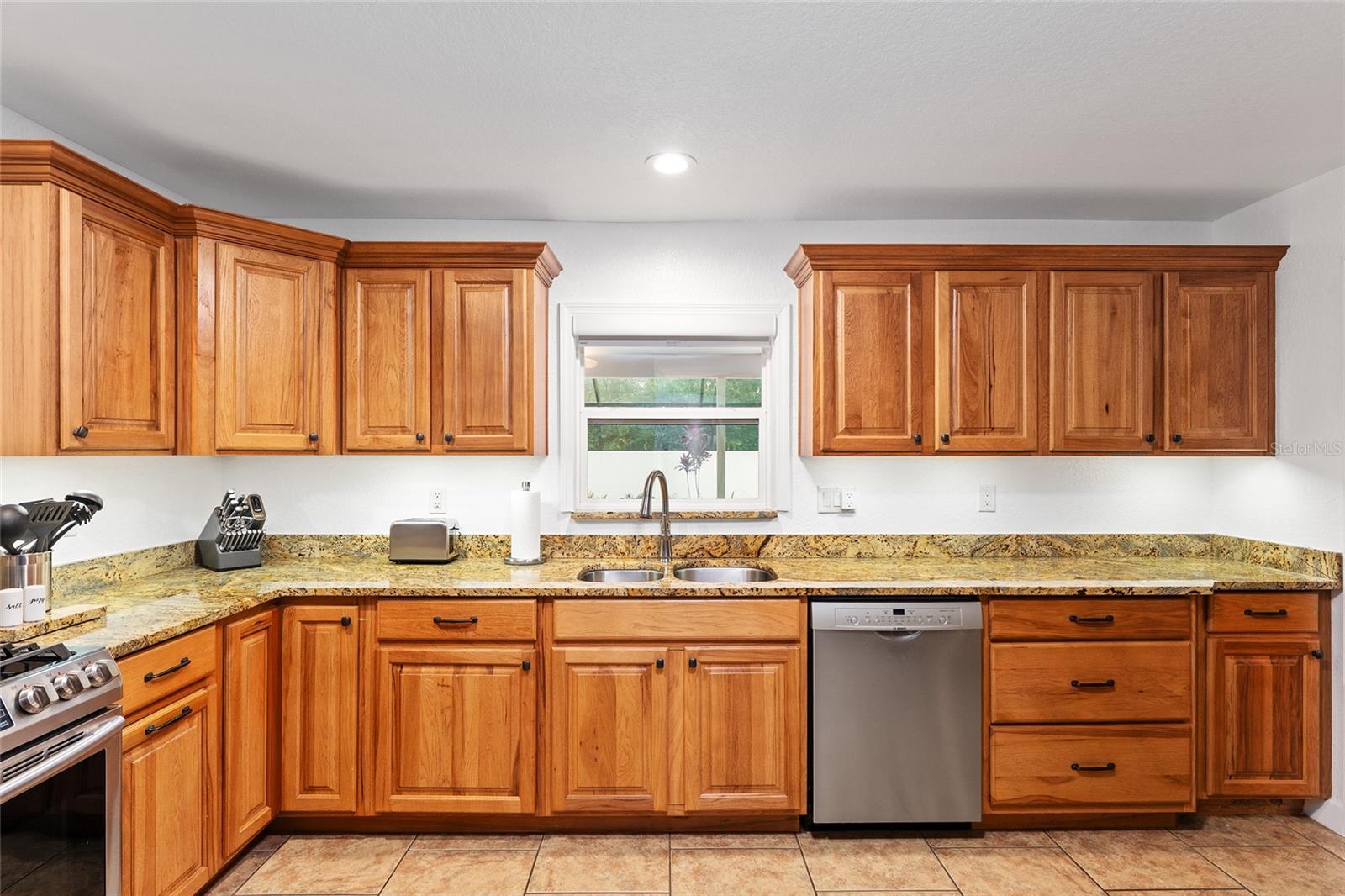 Image 27 of 71 For 415 22nd Avenue