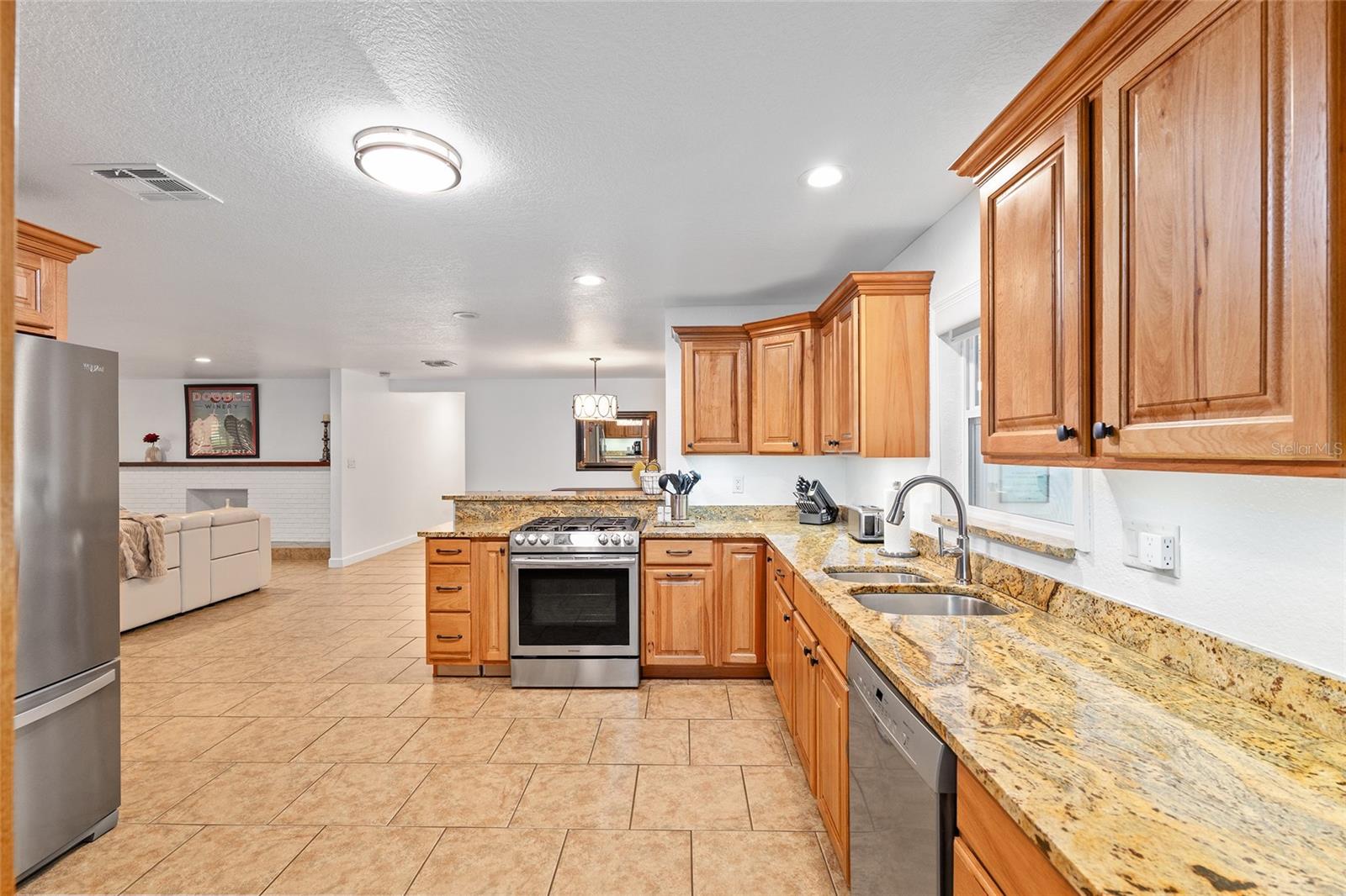 Image 28 of 71 For 415 22nd Avenue