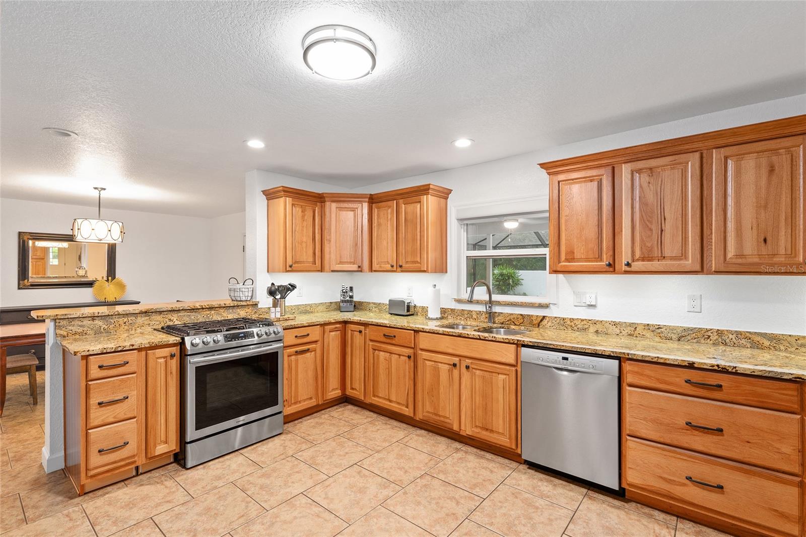 Image 32 of 71 For 415 22nd Avenue