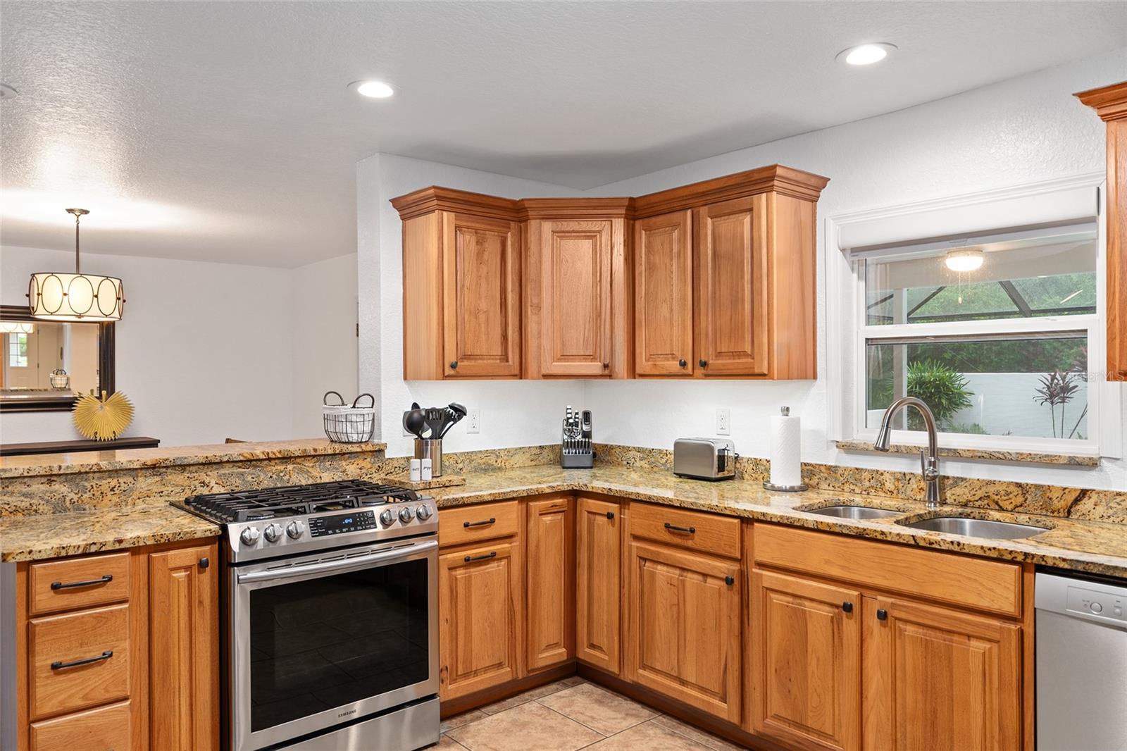 Image 33 of 71 For 415 22nd Avenue