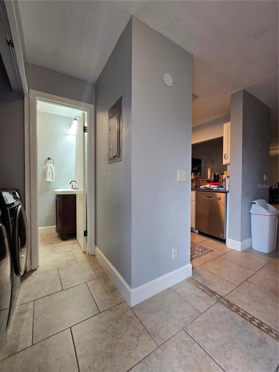 Image 17 of 35 For 2115 38th Avenue