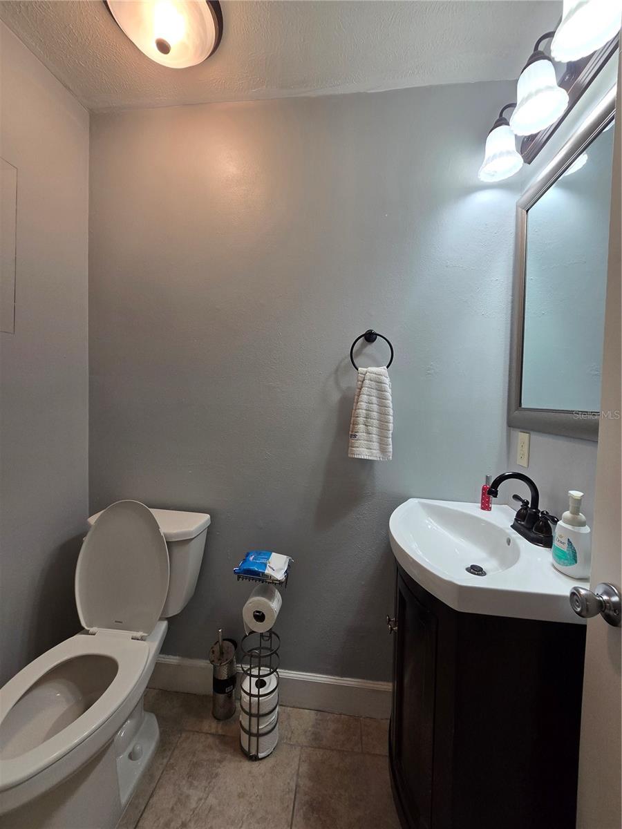 Image 21 of 35 For 2115 38th Avenue