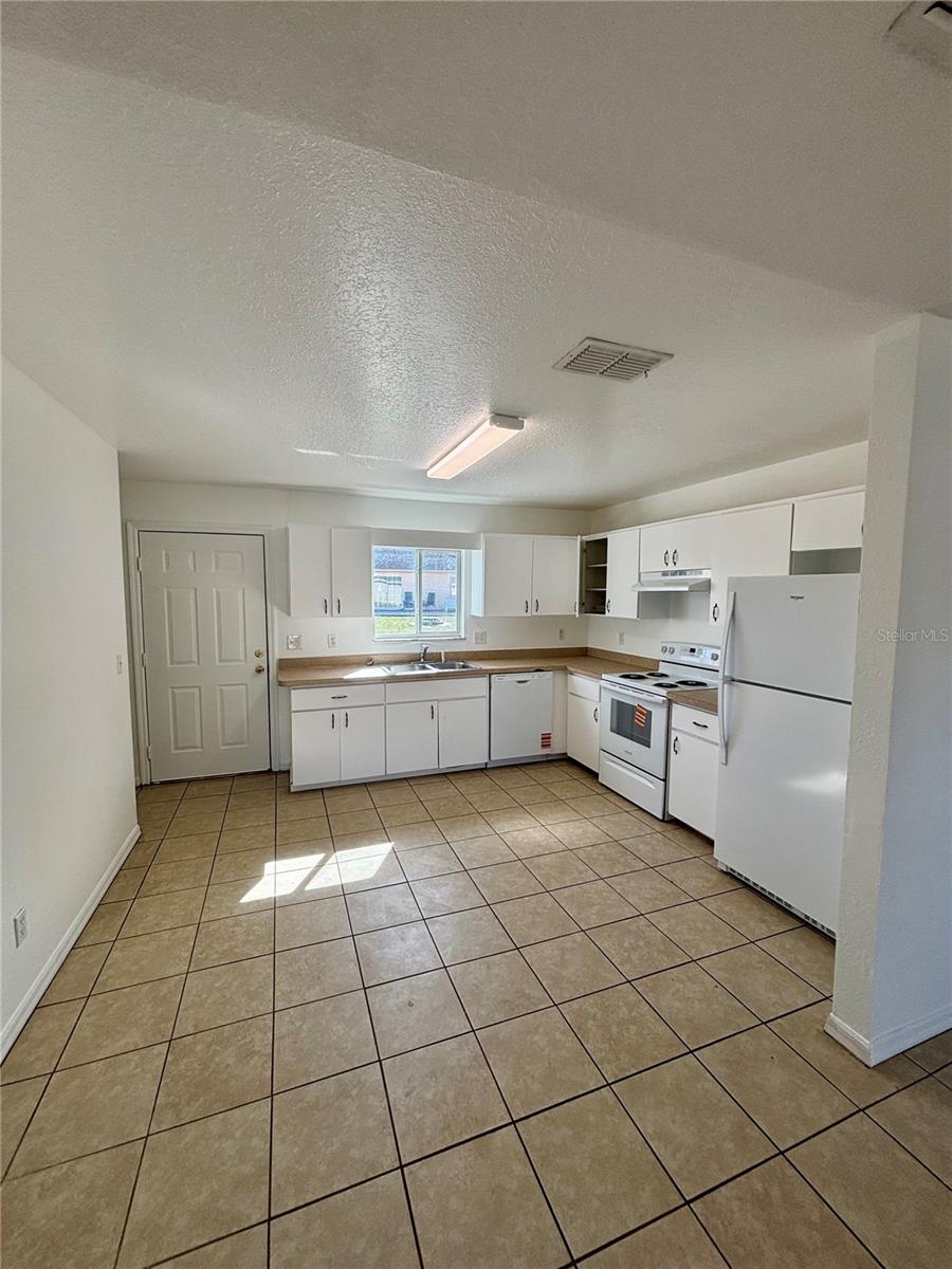 Image 4 of 16 For 6 Spring Trail