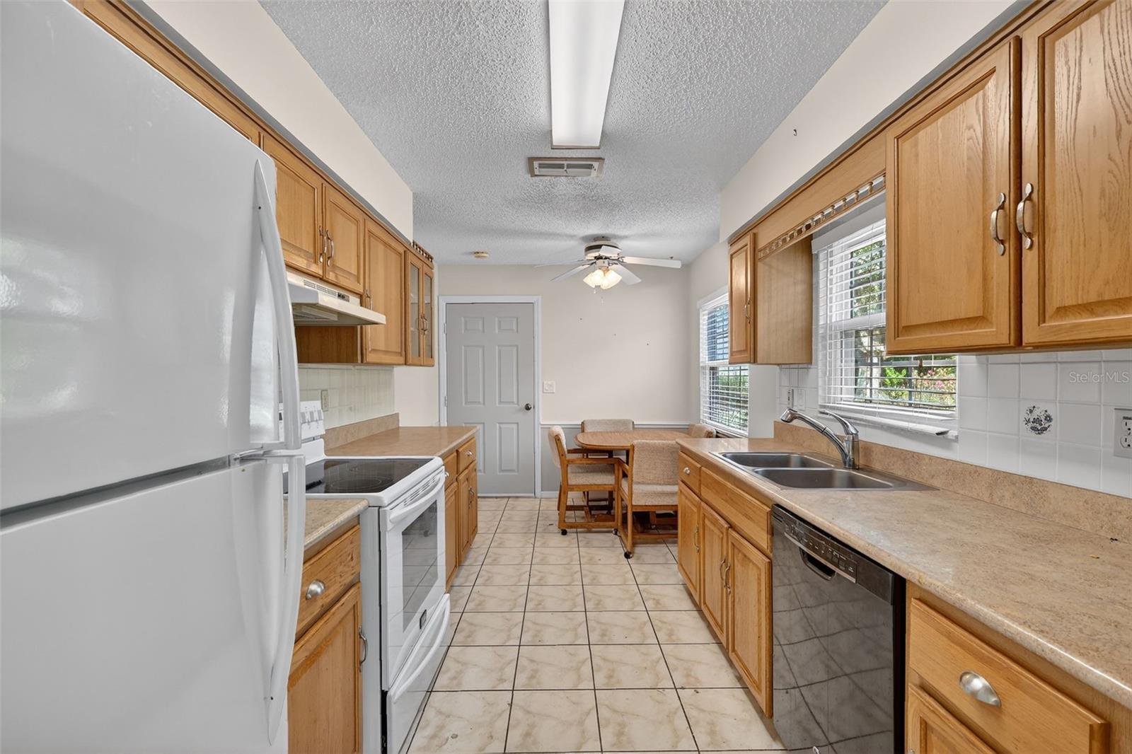 Image 11 of 29 For 9398 174th Loop