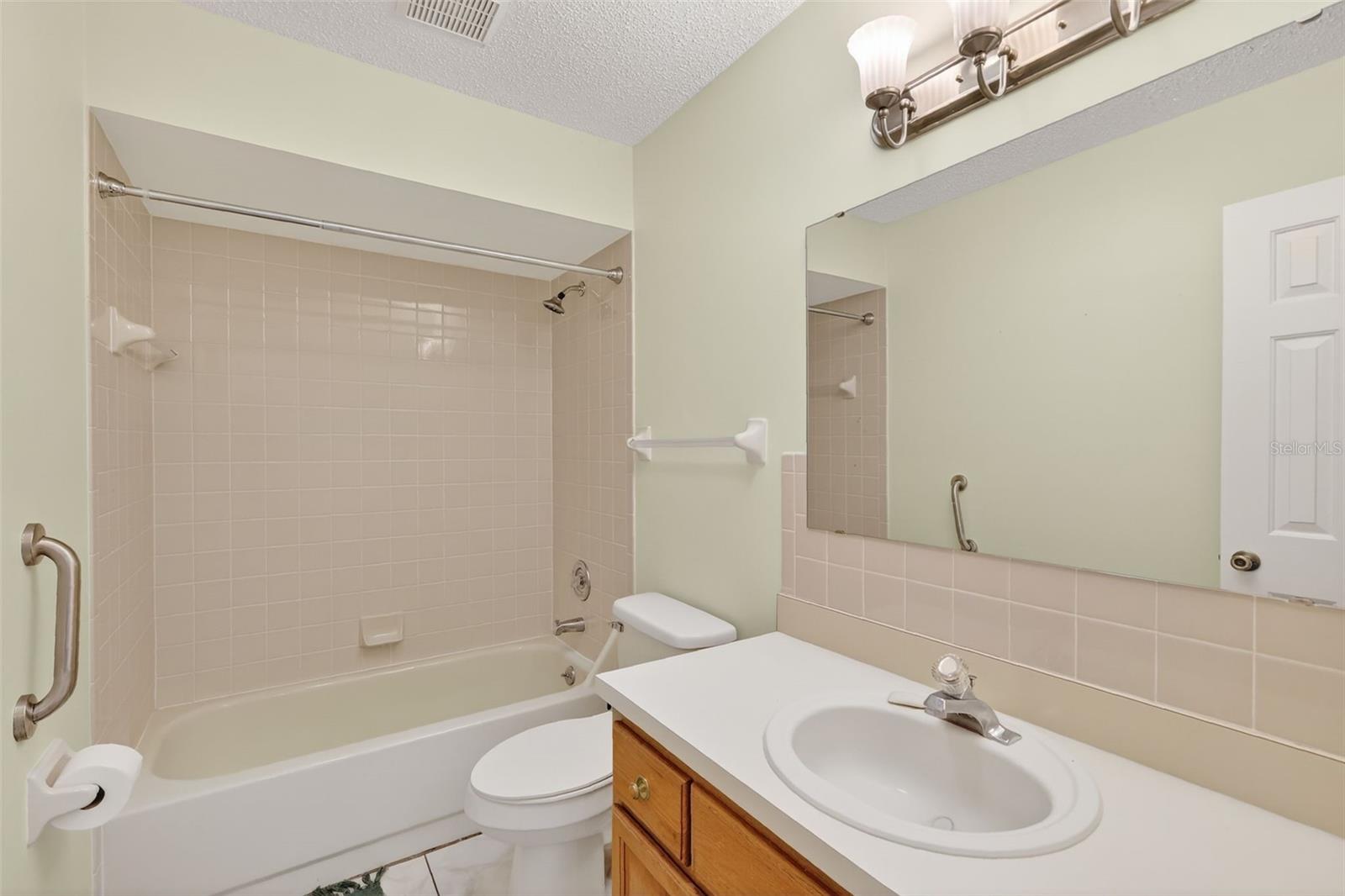 Image 21 of 29 For 9398 174th Loop