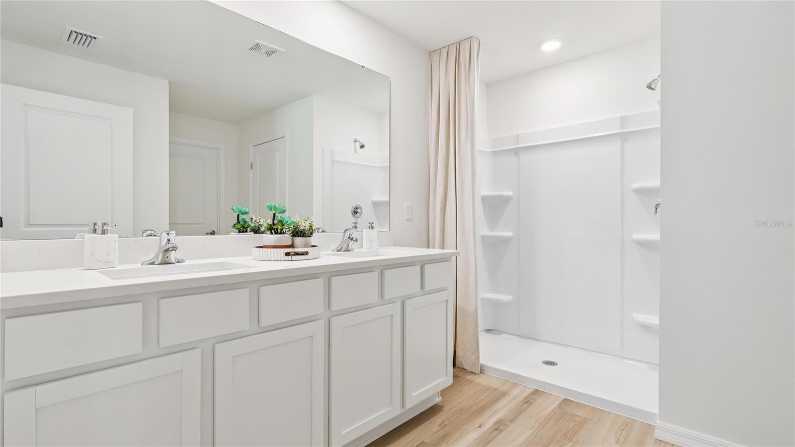 Image 14 of 21 For 8942 Cortlandt Drive