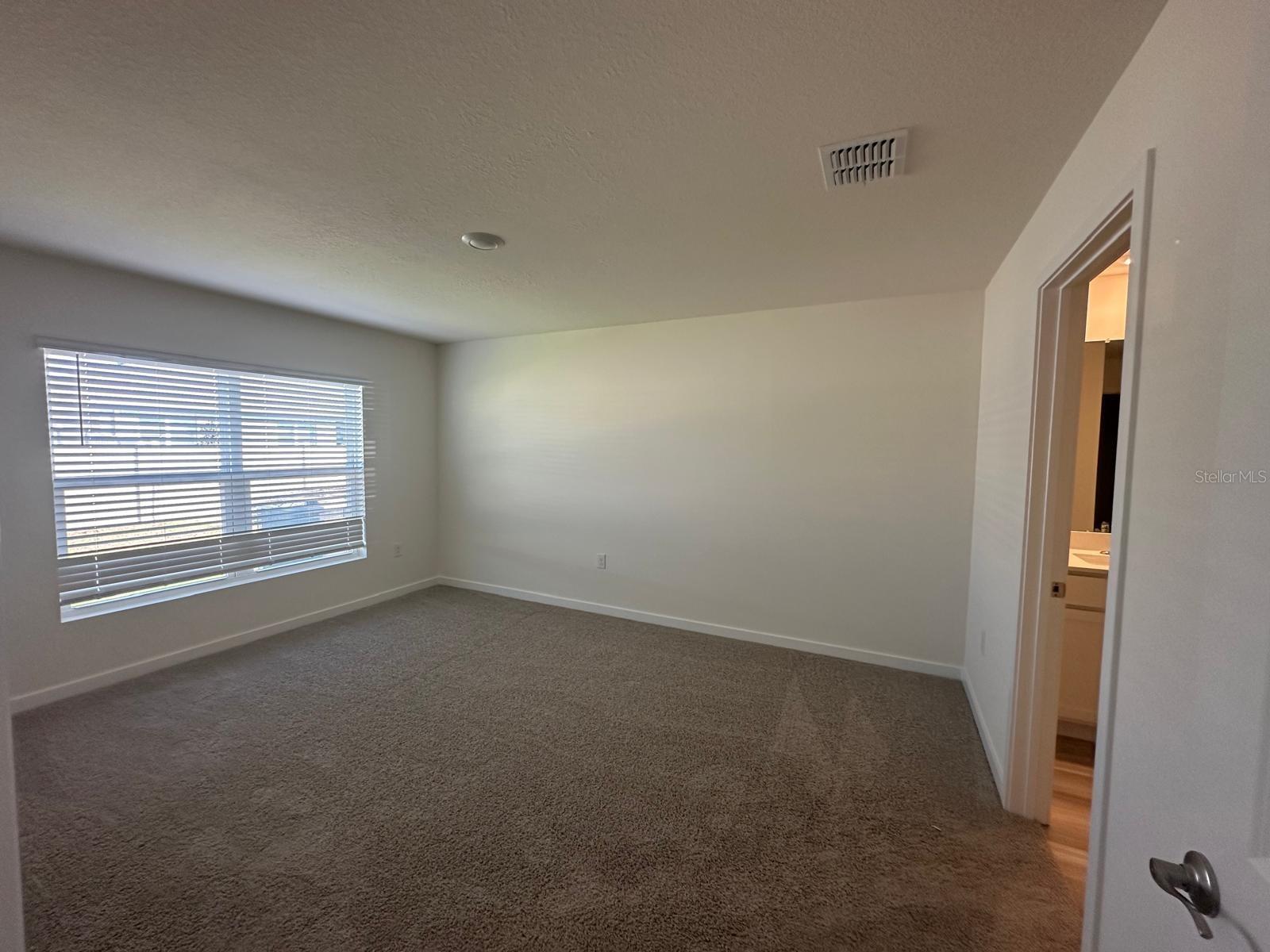 Image 6 of 11 For 4697 89 Street