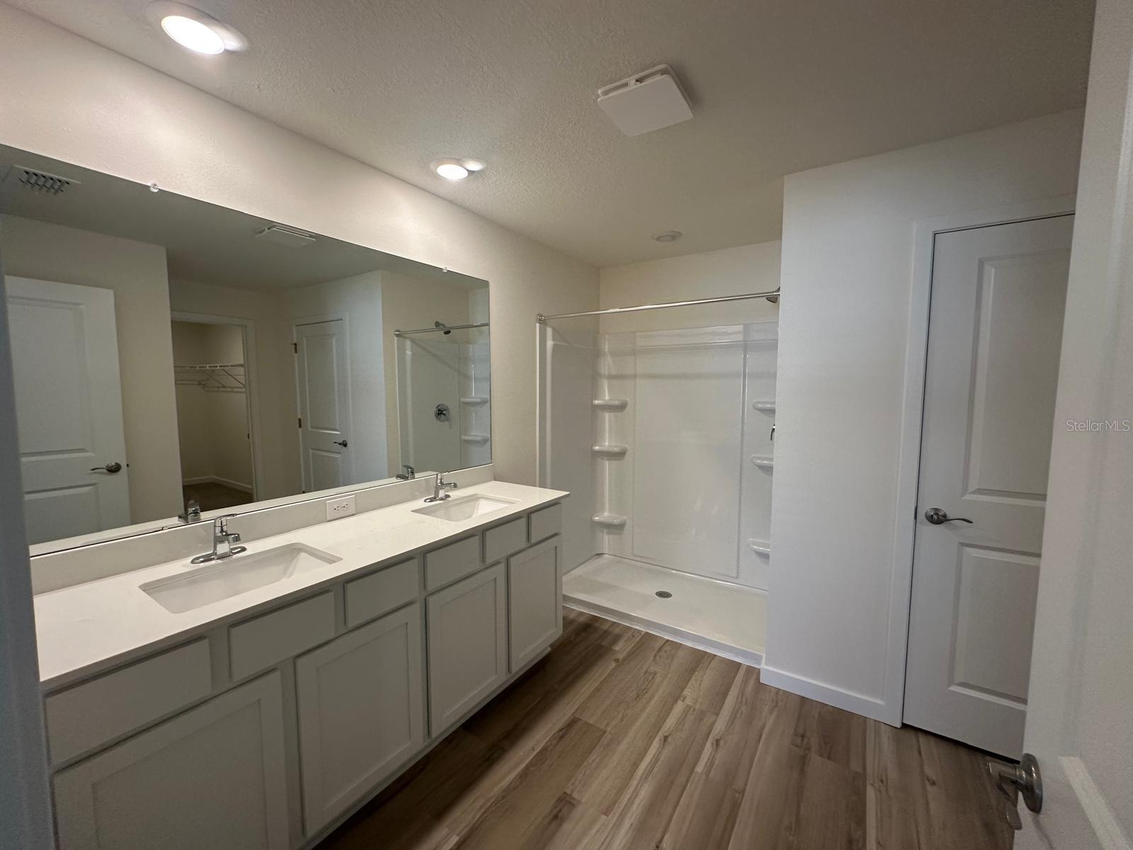 Image 7 of 11 For 4697 89 Street