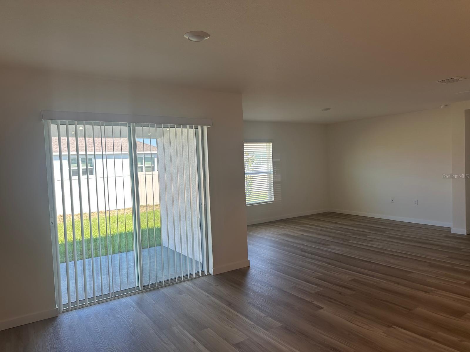 Image 9 of 11 For 4697 89 Street