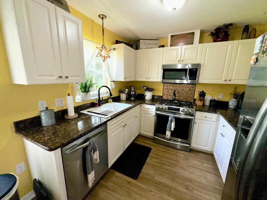 Image 10 of 27 For 891 Rembrandt Way