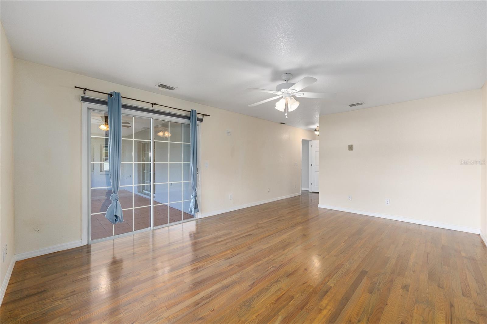 Image 23 of 40 For 10521 54th Court