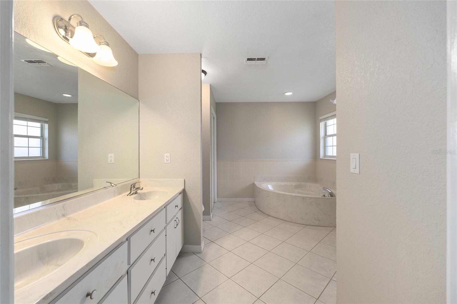 Image 25 of 40 For 10521 54th Court